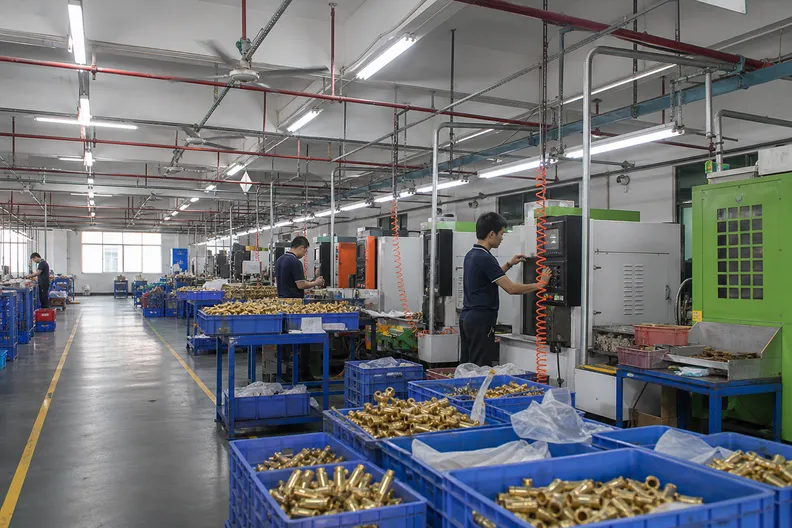 Bathroom faucet manufacturing floor at Wfaucet facility in Foshan