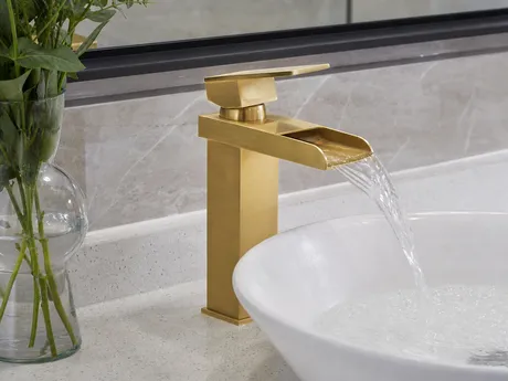 Brass bathroom faucet unlacquered or PVD-sealed exposed brass body