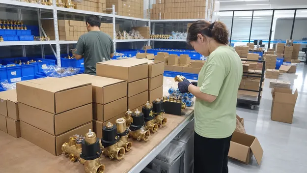 Plumbing wholesale distribution for contractor accounts stocking concealed shower valves