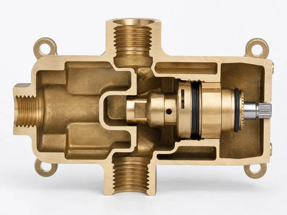 C36000-equivalent free-machining brass valve body cross-section showing wall thickness and port geometry
