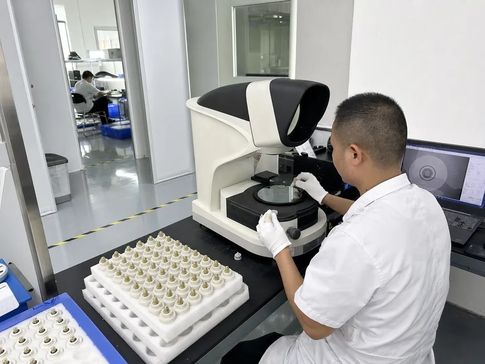 Ceramic disc valve surface flatness inspection under 0.5 micron tolerance at Wfaucet QC lab
