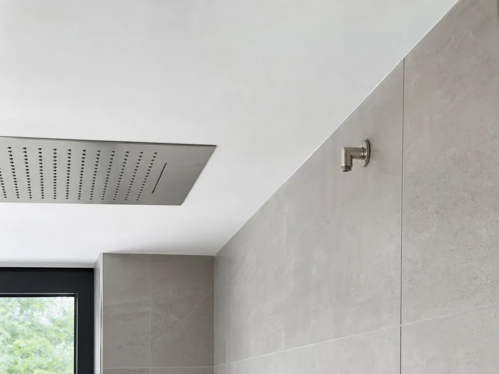 Concealed shower elbow — in-wall supply elbow for overhead head connection