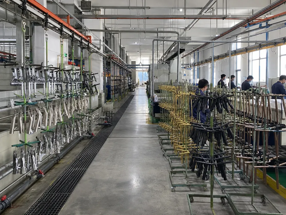 In-house surface finishing production lines at Wfaucet factory