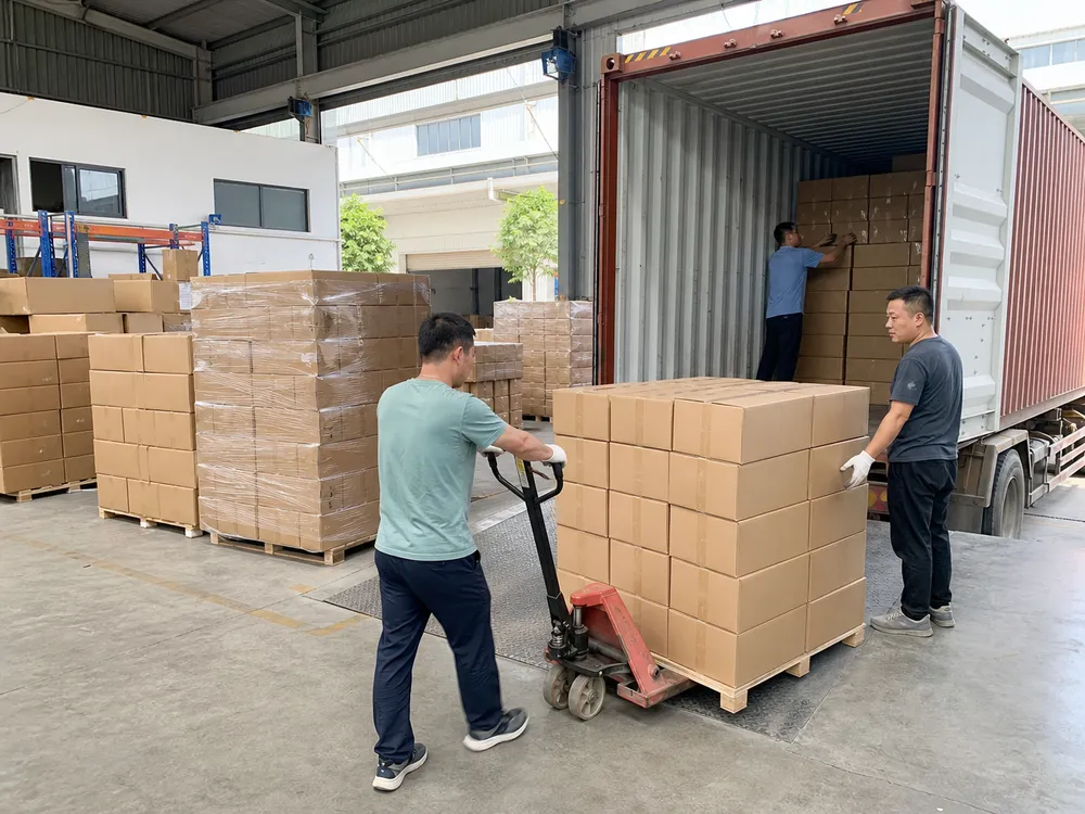 Chrome kitchen faucet packaging and container loading preparation