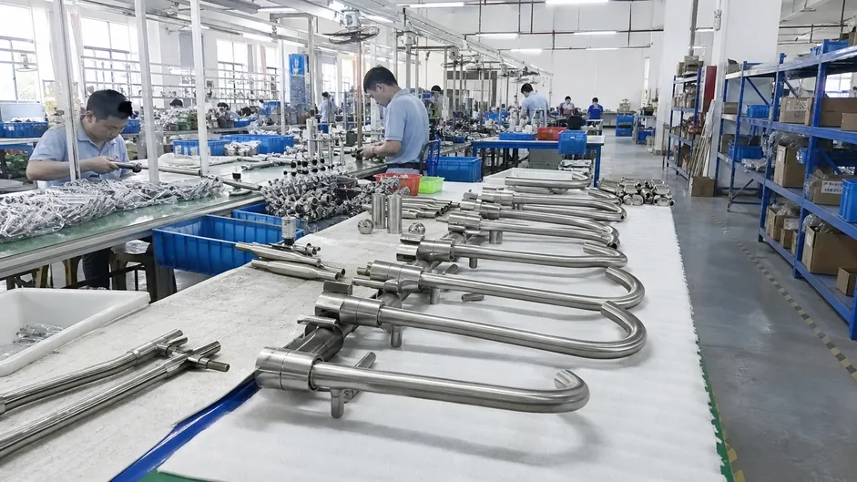 Wfaucet stainless steel kitchen faucet manufacturing facility in Foshan, China