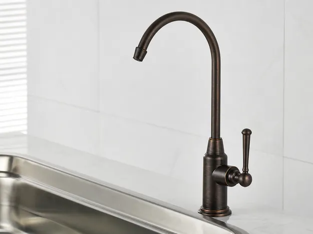 Oil-rubbed bronze filter faucet finish