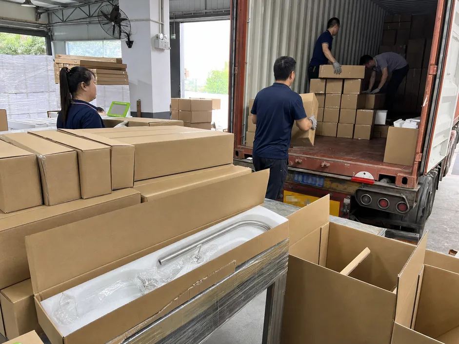 Stainless steel water filter faucet retail-ready inner box packaging and container loading