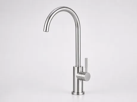 Bar-style beverage faucet compatible with filtered water and carbonated beverage systems